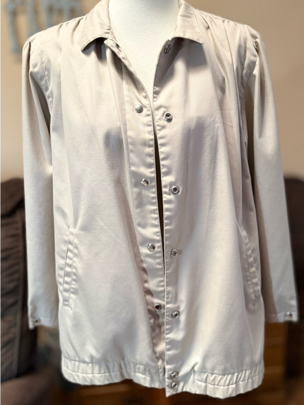 Vintage Versatile Women's Utility Jacket in Tan - Picture 3 of 15